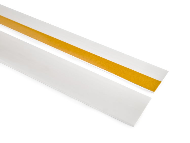 Sockelleiste mit Klebestreifen