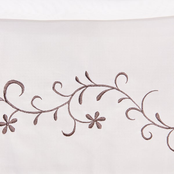 Gardine mit floraler Stickerei