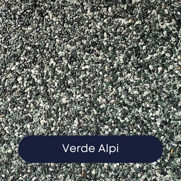Steinteppich aus Marmorkies in der Ausführung Verde Alpi.