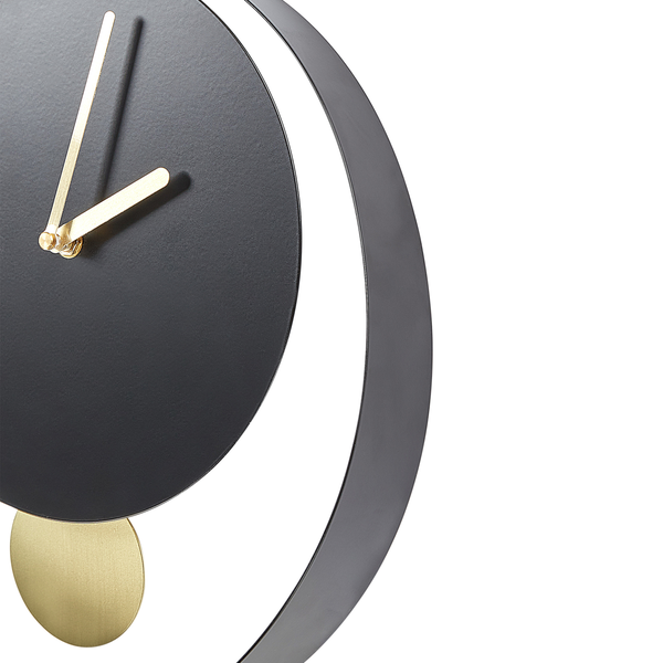 Dekorative Wanduhr mit Pendel