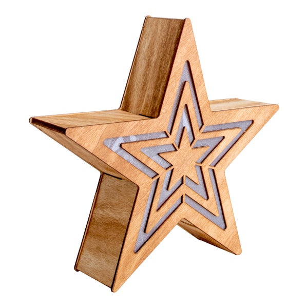 Dekorativer Holzstern mit Aussparungen