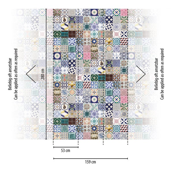 Fototapete mit bunten Patchwork-Fliesen. Höhe 280 Zentimeter, Breite 159 Zentimeter, drei Bahnen à 53 Zentimeter. Beliebig oft ansetzbar.