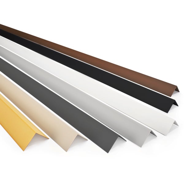 Verschiedene Eckprofile aus Kunststoff