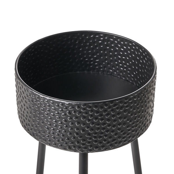 Dekorative Pflanzsäule aus Metall mit gehämmertem Muster