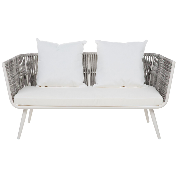 Gartenbank mit zwei Kissen und geflochtener Rückenlehne