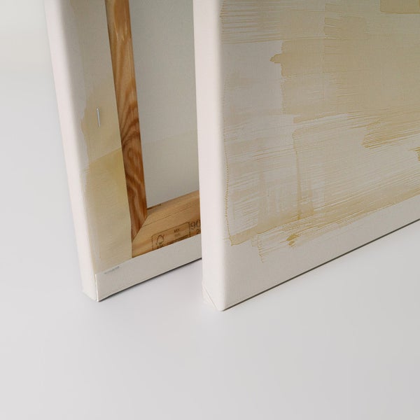 Zwei Leinwände mit Holzrahmen