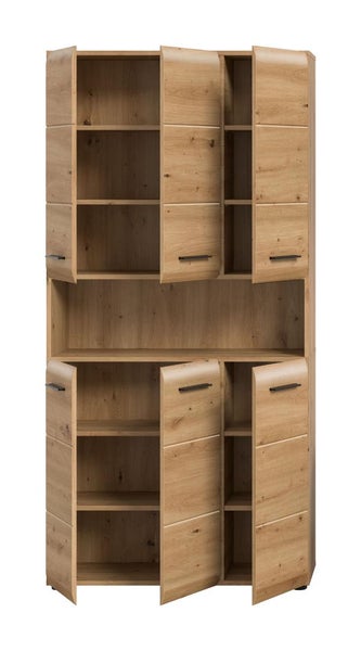 Großer Highboard-Schrank in Holzoptik mit sechs leicht geöffneten Türen, schwarzen Griffen und mehreren Regalfächern im Inneren.