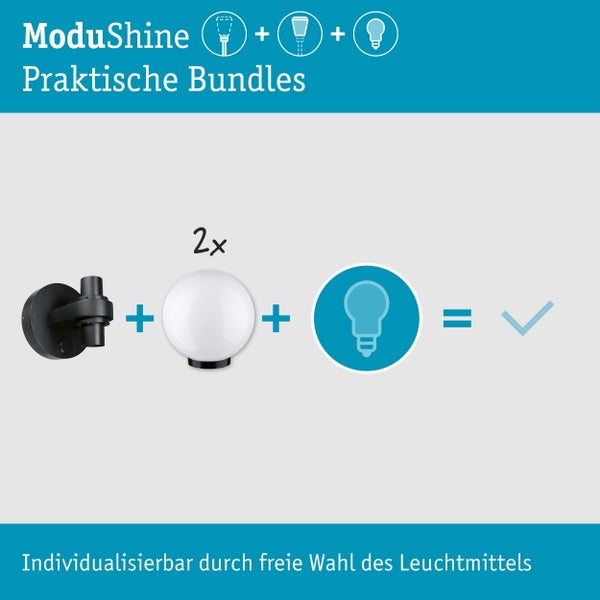 Beleuchtete Terrasse bei Nacht mit moderner Außenwandleuchte und Deckenleuchte, gemütliche Sitzgruppe mit Sofa und Sesseln auf Holzterrasse.