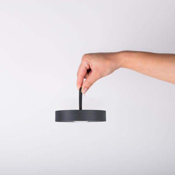 LED-Akku-Tischleuchte magnetisch ELLA für Außen und Innen, aus Metall und Kunststoff in Schwarz, 35 cm hoch