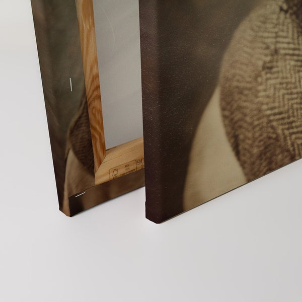 Nahaufnahme einer Leinwand mit Holzkeilrahmen