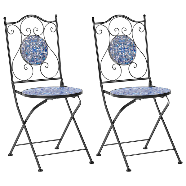 Zwei Gartenstühle mit Mosaikmuster