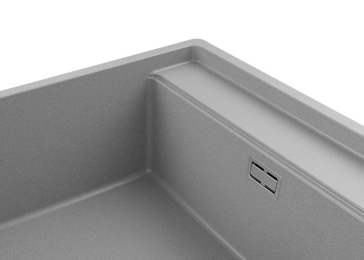 Detailansicht einer grauen Küchenspüle