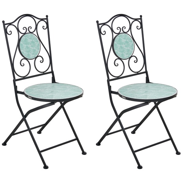 Zwei Klappstühle mit Metallgestell und Muster auf Sitz und Rückenlehne