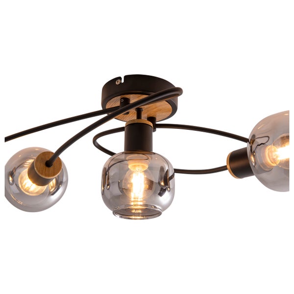 Hängelampe mit fünf Leuchten im modernen Küchendesign.