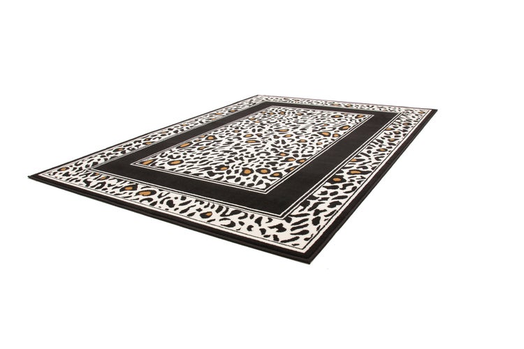 Rechteckiger Teppich mit Leopardenmuster und schwarzer Umrandung.