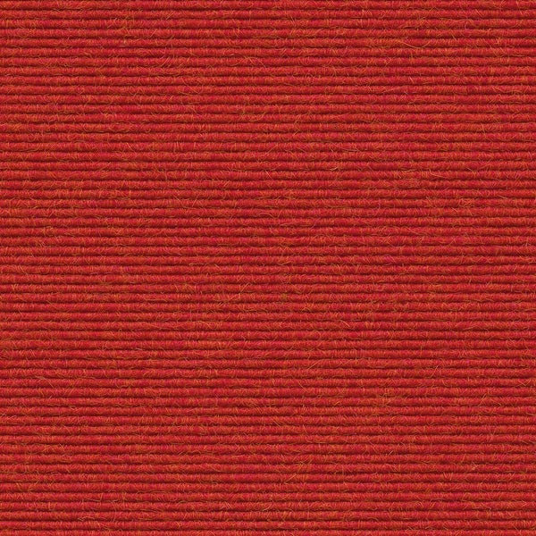 Nahaufnahme einer gerippten Teppichstruktur mit horizontalen Linien.