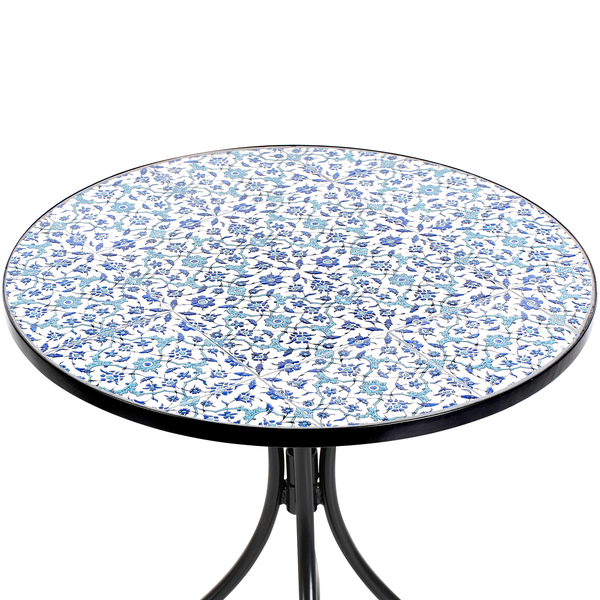 Runder Tisch mit blauem Blumenmuster