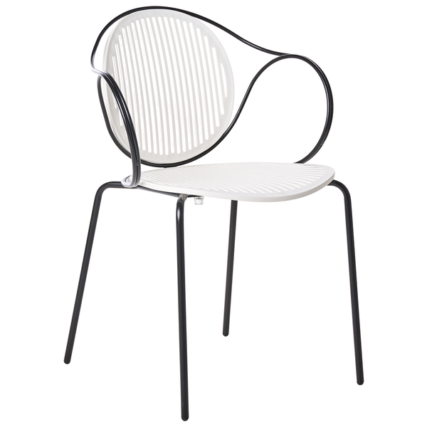 Stuhl mit Sitzfläche und Rückenlehne mit Strebenmuster und schwarzem Metallgestell