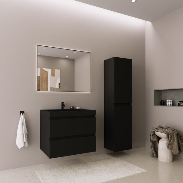 Modernes Badezimmer mit schwarzem Waschtischunterschrank, zwei Schubladen und Waschbecken. Inklusive Hochschrank und Spiegel mit Beleuchtung.