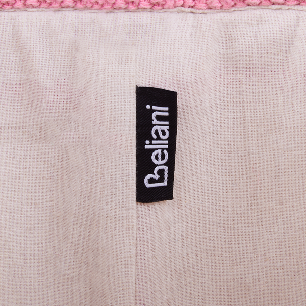 Beliani Logo auf einem Textilprodukt