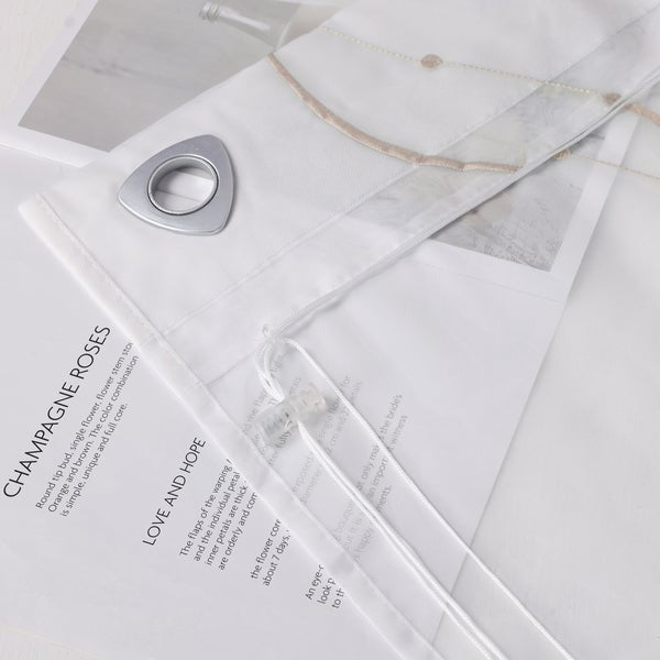 Dekorative Gardine mit Ösenaufhängung und dezenter Bordüre