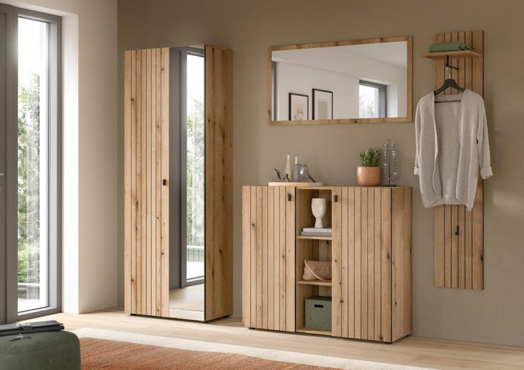 Flurmöbelset aus Holz mit Spiegel, Garderobe und Schrank