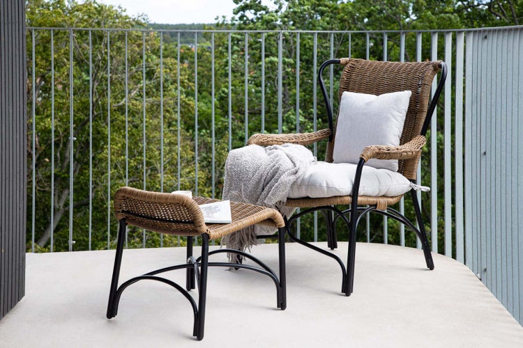 Loreto Sessel mit Gartenkissen mit Hocker schwarz. 86 X 88 X 99 cm