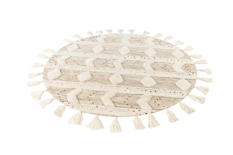 Runder gewebter Teppich mit Rautenmuster, strukturierter Oberfläche und Quasten am Rand.