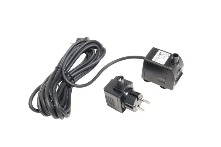 Gartenbrunnenpumpe mit Kabel und Stecker