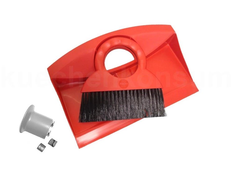 Hailo Kehrset bestehend aus roter Kehrschaufel, Handfeger mit schwarzen Borsten und Montagezubehör.