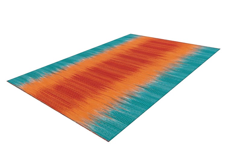 Rechteckiger Outdoor-Teppich mit abstraktem Farbverlauf in Türkis, Orange und Rot.