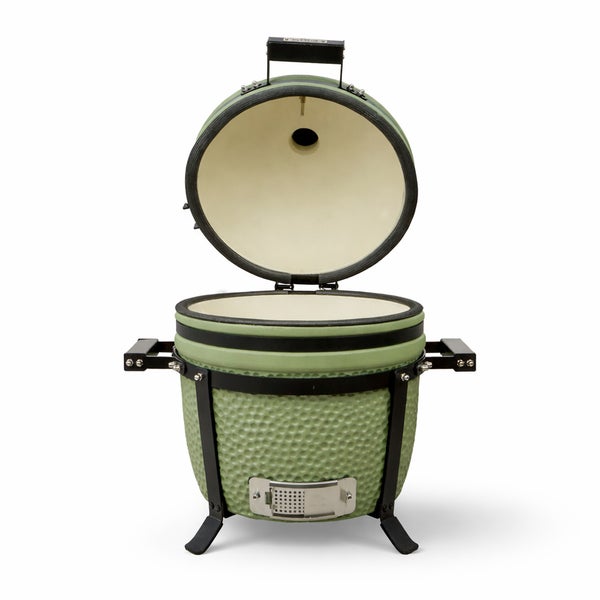 Grüner Keramikgrill mit geöffnetem Deckel.