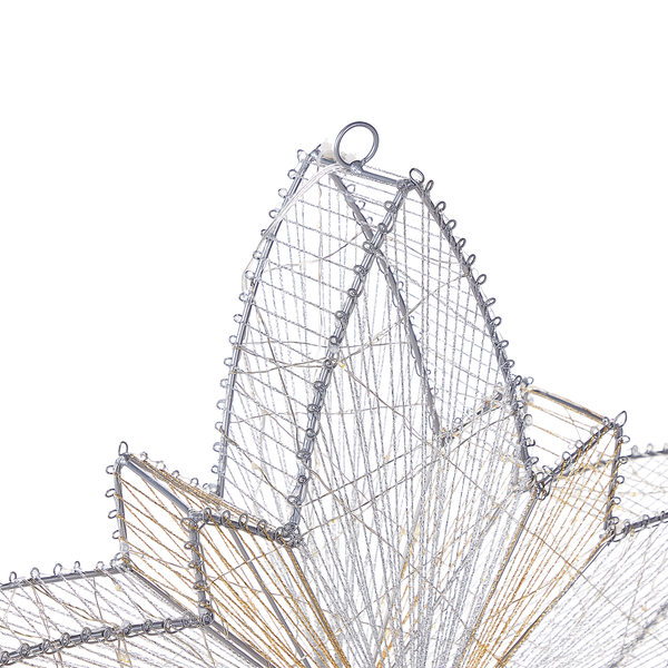 Dekorativer Stern aus Metalldraht