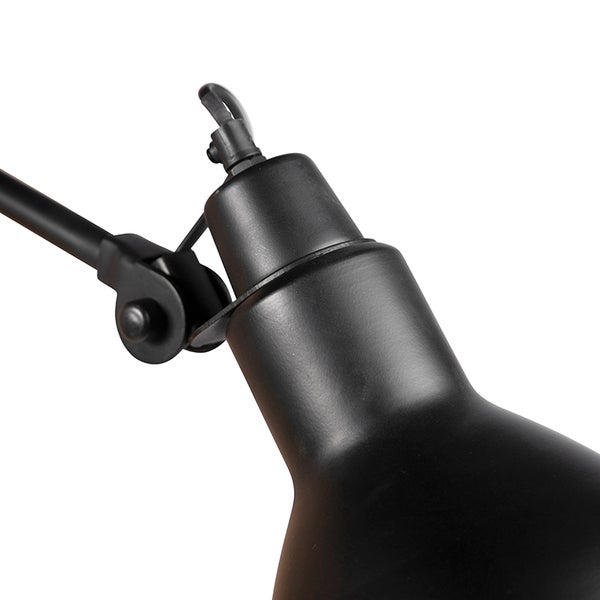 Detailansicht einer schwarzen Schreibtischlampe