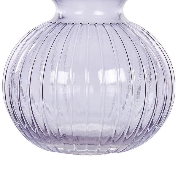 Gartensitzgruppe mit Esstisch und Stühlen im Freien