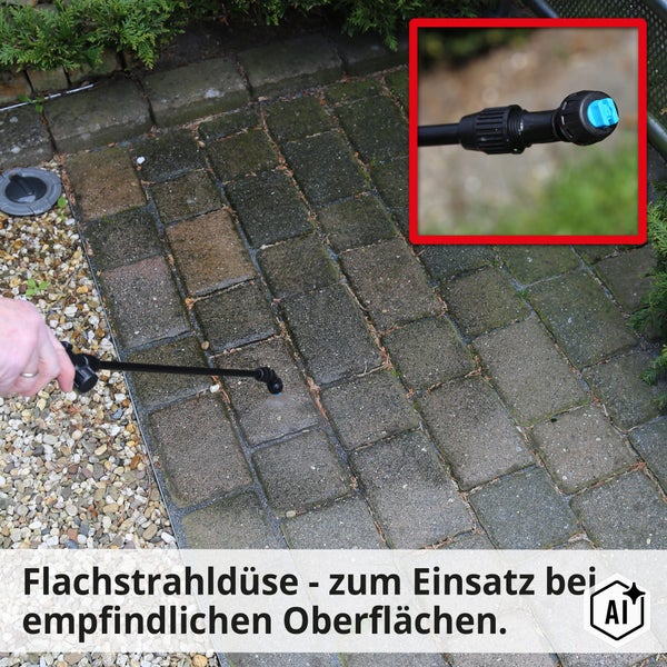 Flachstrahldüse zur schonenden Reinigung von empfindlichen Oberflächen wie Pflastersteinen mit einem Drucksprühgerät.