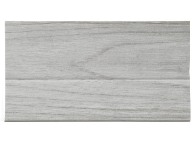 Fußleiste mit Holzmaserung Optik