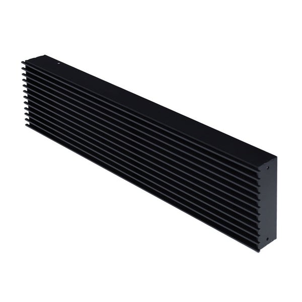 Ein rechteckiges, geripptes Aluminiumprofil für die LED Kühlung.