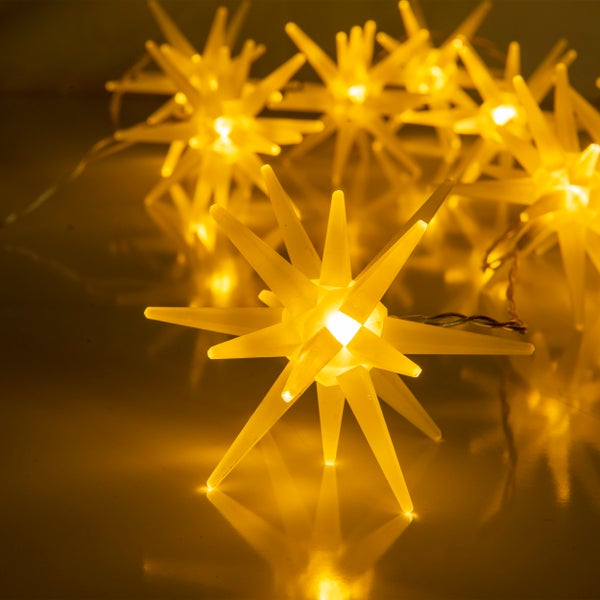 Lichterkette mit sternförmigen Leuchten