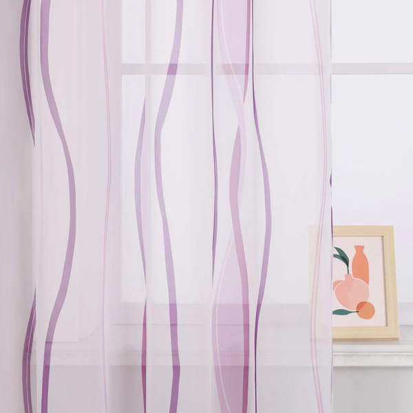 Transparente Gardine mit vertikalen, gewellten Linien in Violett.