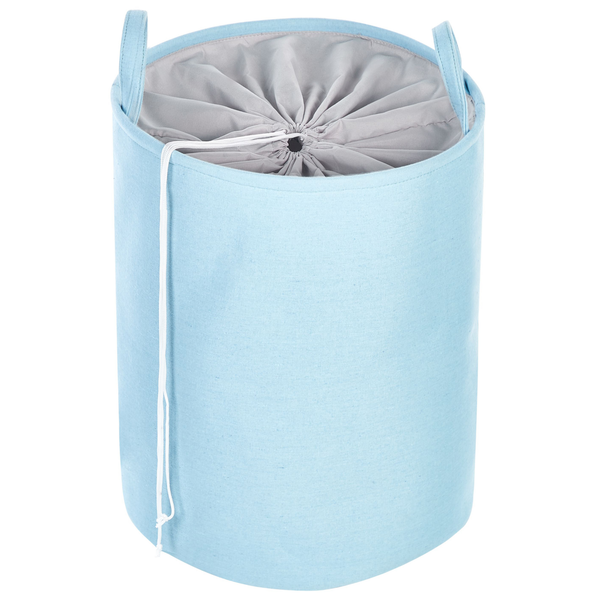 Zylindrischer Wäschesack aus Stoff in Hellblau mit zwei Griffen und grauem Kordelzug-Verschluss.