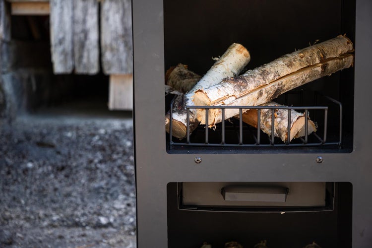 Makarima Gartenkamin, Lagerfeuer Stahl schwarz. 45 X 45 X 199 cm