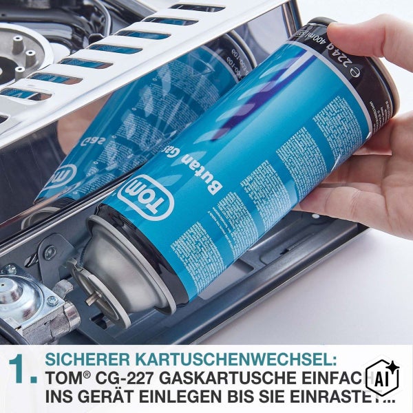 Hand legt eine Butangaskartusche in einen Campingkocher ein um sie zu wechseln.
