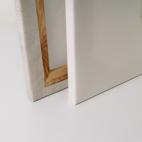 Zwei Keilrahmenleinen mit Holzrahmen im Detail