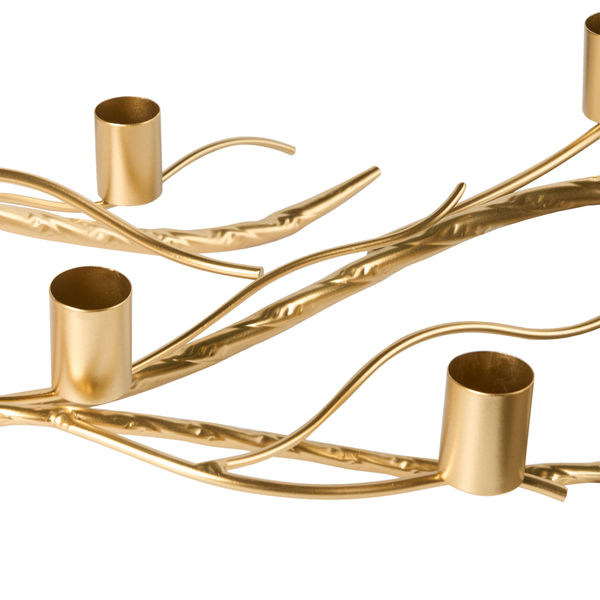 Goldfarbiger Kerzenhalter mit vier Kerzenhaltern.