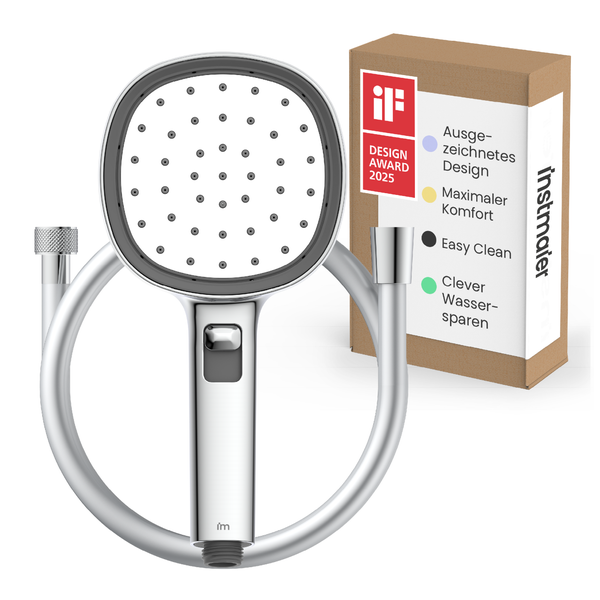 Handbrause mit abgerundetem quadratischem Kopf, Schlauch, Verpackung mit instmaier Logo. iF Design Award 2025, wassersparend, reinigungsfreundlich.