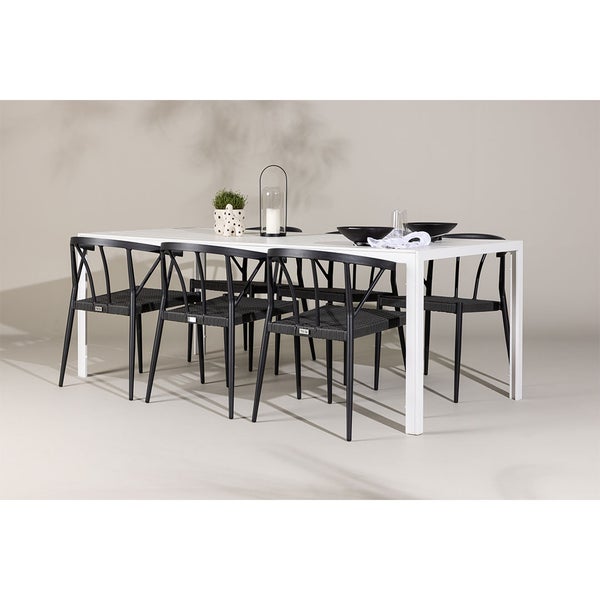 Gartentisch mit sechs Gartenstühlen aus Metall und Rattan