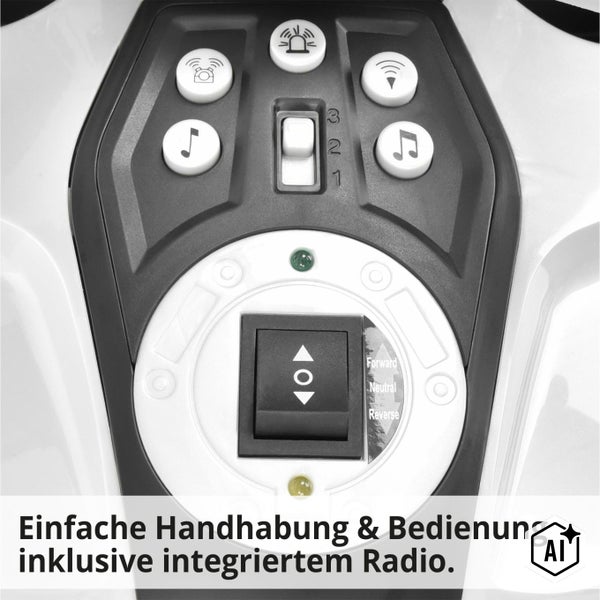 Bedienfeld eines Kinderfahrzeugs mit Schaltern für Funktionen, Radio und Fahrtrichtungsschalter für Vorwärts, Neutral und Rückwärts.