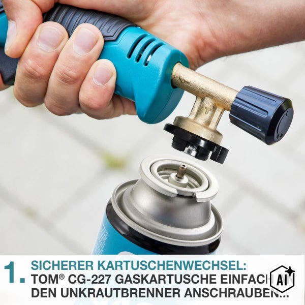 Hand beim Anschrauben einer TOM CG 227 Gaskartusche an einen Unkrautbrenner für einen sicheren Kartuschenwechsel.