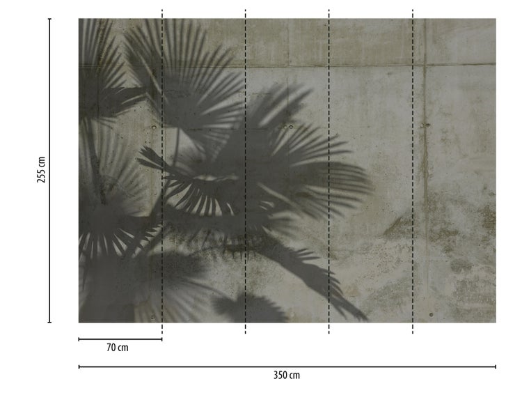 Fototapete in Betonoptik mit Palmenschatten. Gesamtmaß 350 mal 255 Zentimeter, unterteilt in fünf Bahnen zu je 70 Zentimeter Breite.